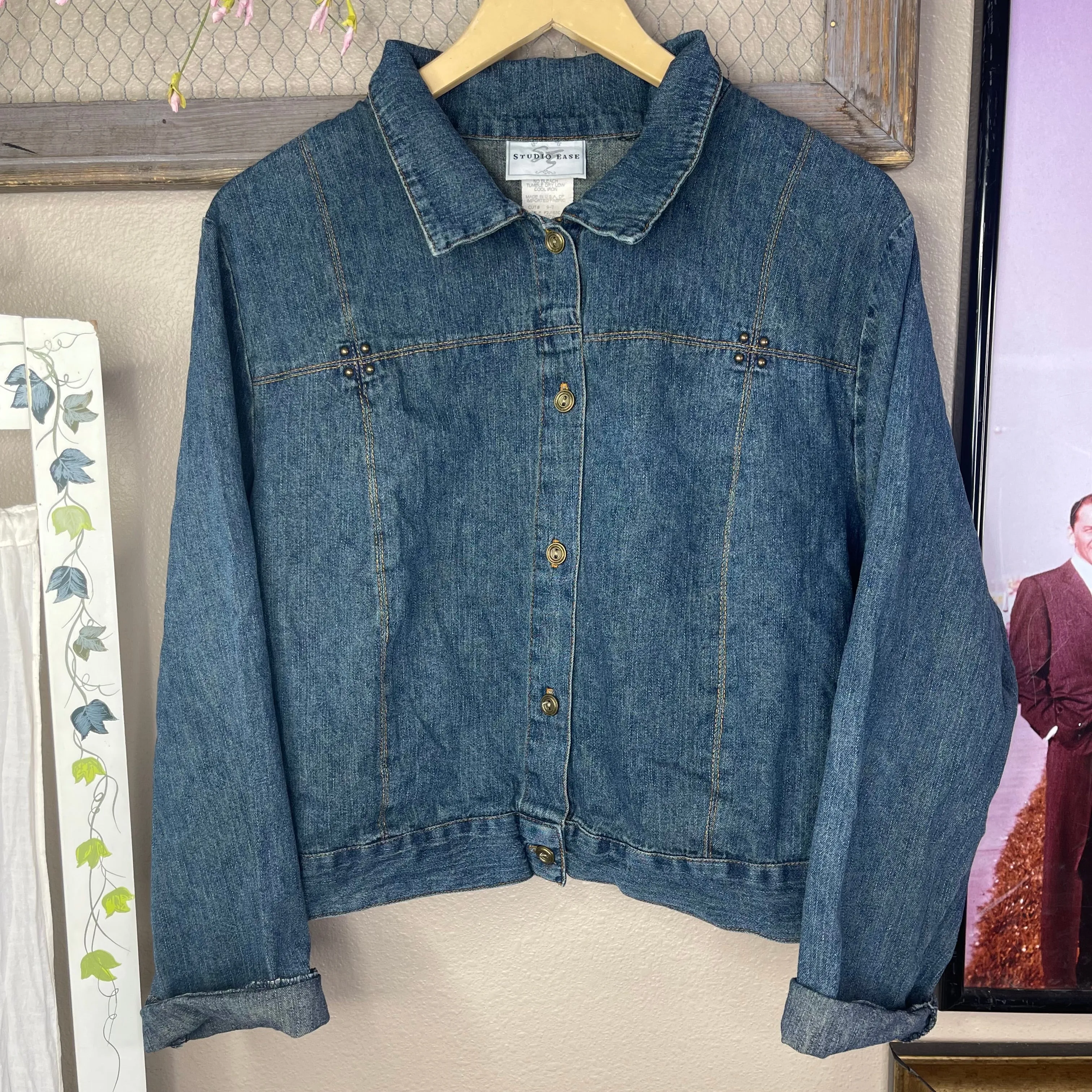 VINTAGE 90’S LIGHTWEIGHT JEAN JACKET